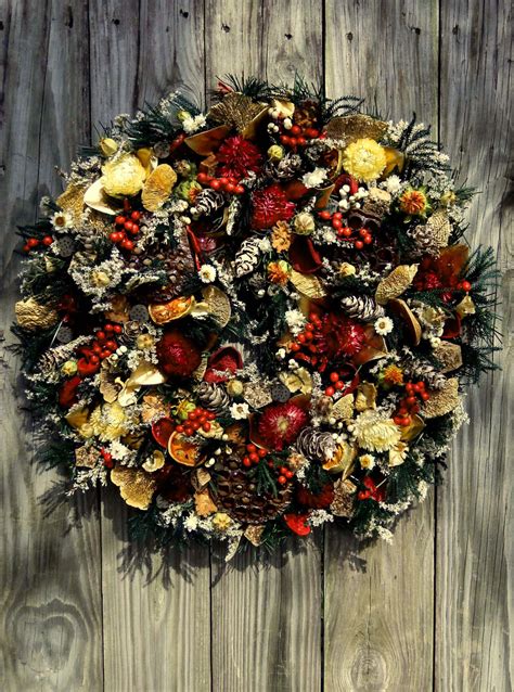 30 Beautiful And Creative Handmade Christmas Wreaths - Style Motivation