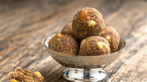 7 Tips To Make The Perfect Punjabi-Style Pinni In Winter - NDTV Food