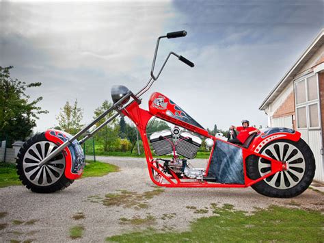 World’s Largest Motorcycle & Smallest Car Set Guinness Record - DriveSpark