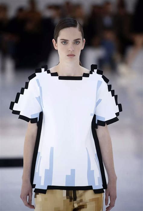 LOEWE pixelized clothing is an 8-bit dream | LevelUp