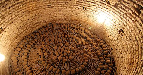 15+ Ossuaries: Bizarre Catacombs With Bone-Filled Interiors | Bored Panda