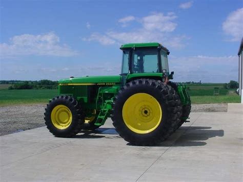 John Deere 4960 Tractor - lagoagrio.gob.ec