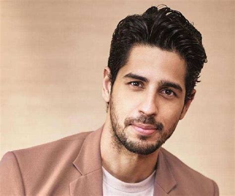 Sidharth Malhotra Biography – Facts, Childhood, Family Life, Career ...