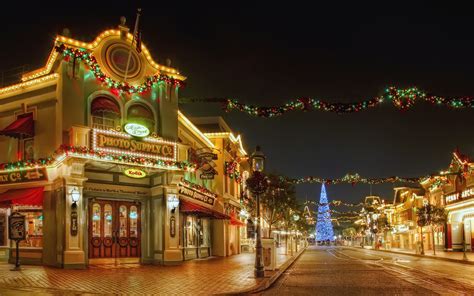 Disneyland Christmas Decorations