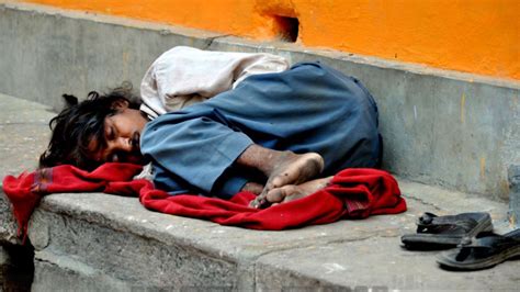 Homeless People Fined $1000 For Sleeping On The Streets - YouTube