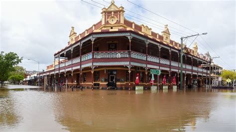 Victorian floods kill livestock, wipe out crops and inundate homes ...