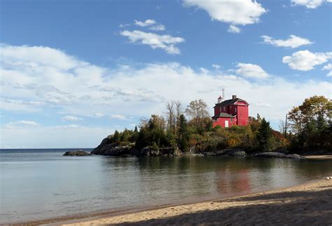 Photo of the Week: Marquette Harbor Lighthouse - Lireo Designs