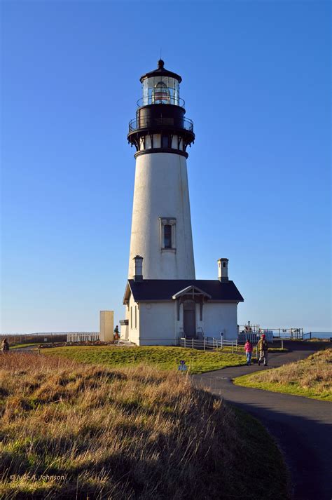 Hiking Yaquina Head | Lighthouses in oregon, Lighthouse, Lighthouse pictures
