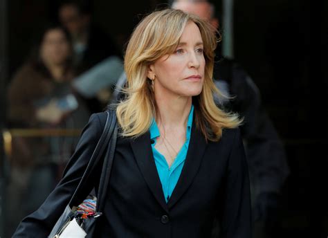 Actress Felicity Huffman, 13 others to plead guilty in U.S. college ...