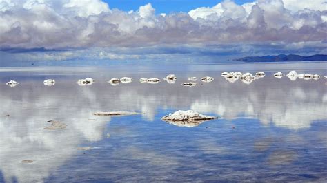 Beauty of Nature: Salar de Uyuni:The largest salt flats in the world