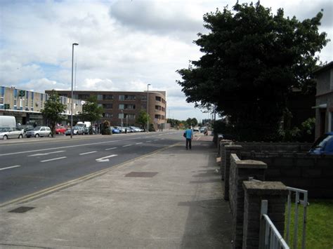 Ballyfermot Road © Harold Strong cc-by-sa/2.0 :: Geograph Ireland