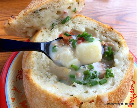 Review: Clam Chowder in a Bread Bowl at Min and Bill’s Dockside Diner