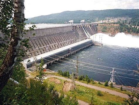 The mighty Krasnoyarsk dam. | Energía