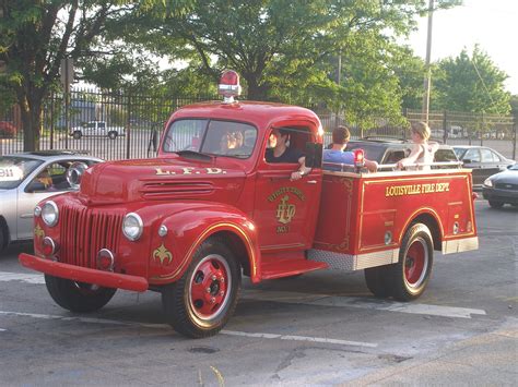 JSH's Visual Slushpile: Vintage Fire Truck