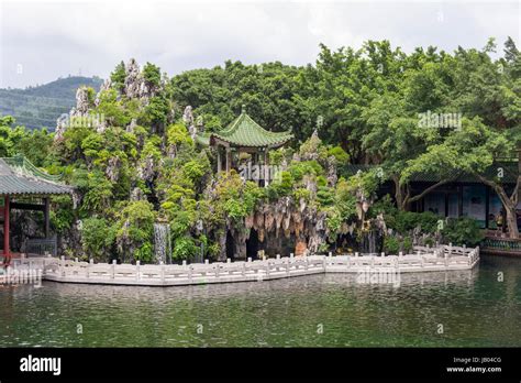 Chinese garden Architecture Stock Photo - Alamy