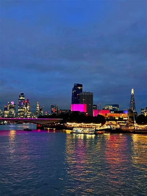 London skyline night – Artofit