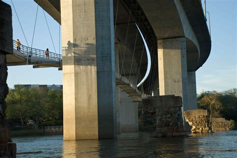 The Belle Isle pedestrian bridge, suspended under the Robert E. Lee ...