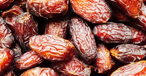 Dates 101: Everything You Need To Know About Date Fruits