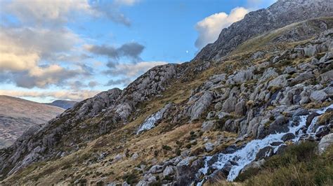 GLYDER FAWR VIA SENIORS GULLY , Glyders, Snowdonia National Park ...