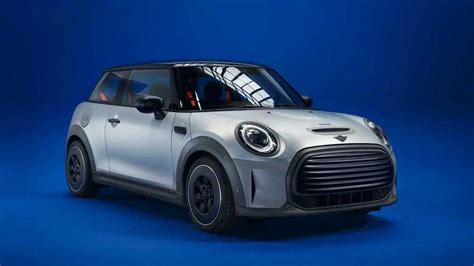 2023 Mini Countryman Spied For The First Time Looking Large And In Charge