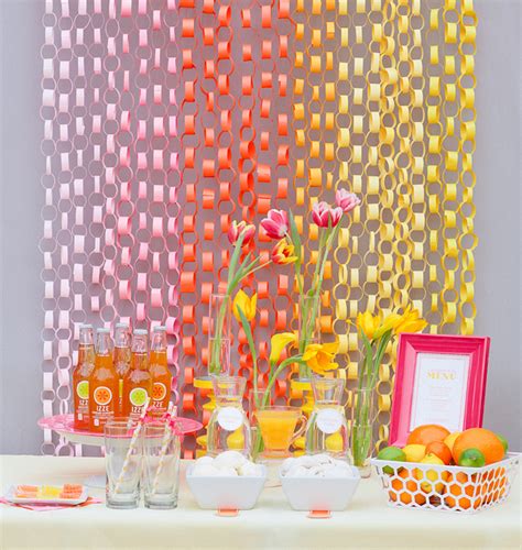 craftedbylindy: Paper Chain Backdrop....