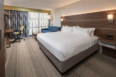 Holiday Inn Express & Suites | Springfield, Illinois | Visit Springfield