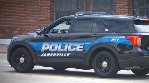 Janesville police say they shot and killed a 'vicious' dog, Tazed another - Janesville News Report