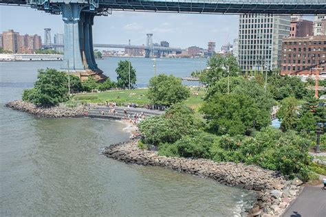 Brooklyn Bridge Park - SMARTTRAVELERS