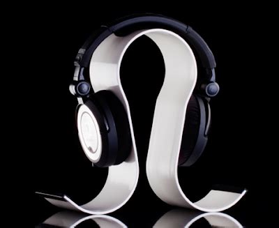 Jeri’s Organizing & Decluttering News: Headphone Stands: Giving the Headphones a Home