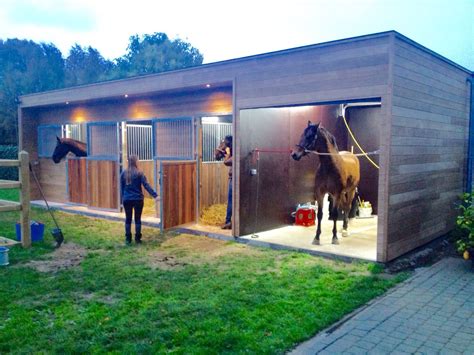 Horse Farm Ideas, Horse Barn Plans, Horse Tips, Dream Stables, Dream Barn, House With Stables ...