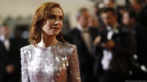 French actress Isabelle Huppert turns 70 – DW – 03/16/2023