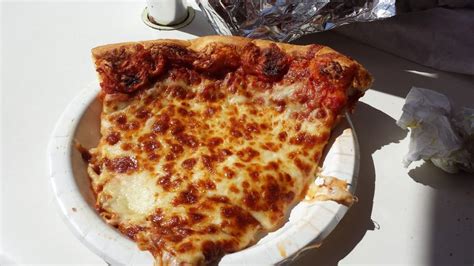 Here Are Costco's Top 5 Frozen Pizzas, According to Superfans