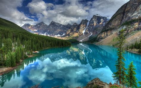 Turquoise lake in Banff National Park wallpaper - Nature wallpapers - #53348