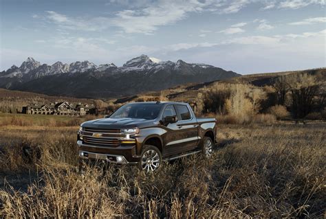 2020 Chevrolet Silverado HD Looks Massive In First Teaser Photo - autoevolution