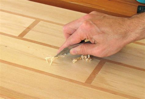 Using and burnishing a cabinet scraper