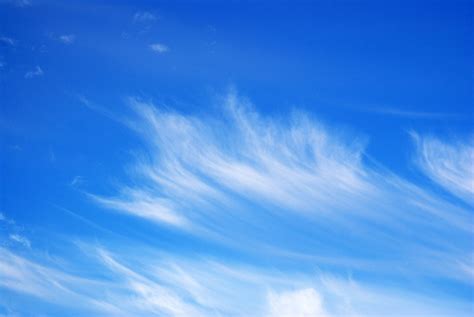 Amazing Cirrus clouds invading the sky ~ Meteorology