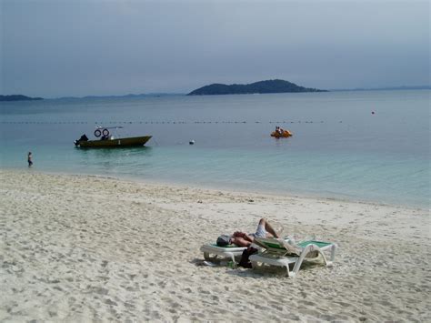 FREELITTLEBRAIN: Pulau Rawa - Truly a Snorkeling heaven