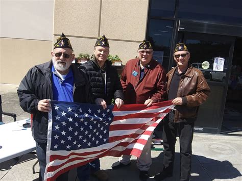 American Legion veterans collect tattered and unserviceable U.S. flags ...