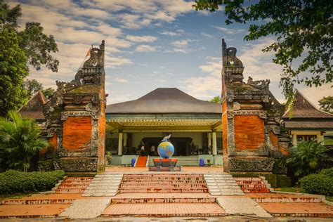 MUSEUM PRANGKO - tmii