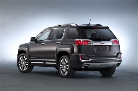 2016 GMC Terrain Debuts At 2015 New York Auto Show: Live Photos