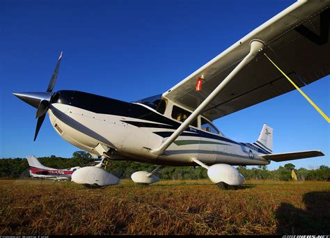 Cessna 182T Skylane - Airborne Aviation | Aviation Photo #1239399 ...