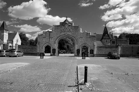 The main gate of City of London Cemetery and Crematorium | Flickr