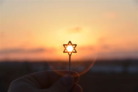 How To Decide If You Should Convert to Judaism | My Jewish Learning