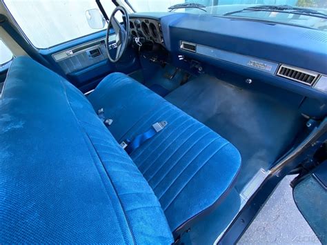 gmc crew cab interior | Barn Finds