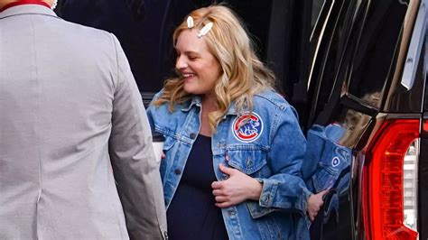 Elisabeth Moss, 41, confirms she's pregnant with first child as she shows off baby bump - Mirror ...