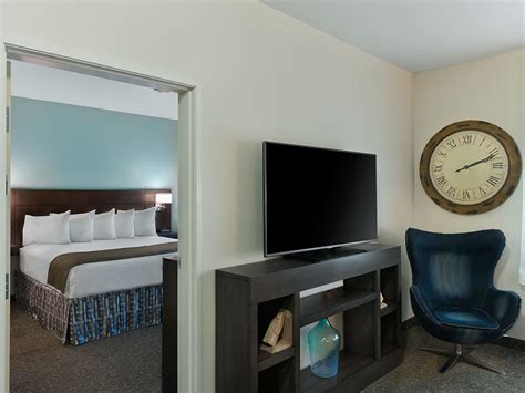 Photo Gallery | Oxford Suites Bellingham Hotel