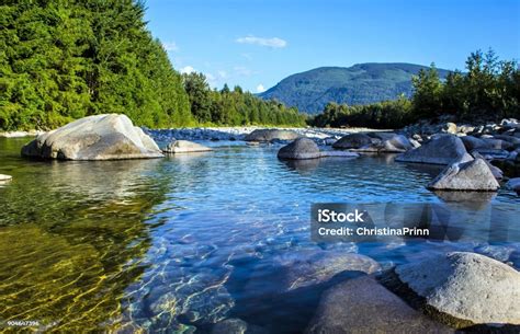 Stock fotografie Fraser Řeka Britská Kolumbie – stáhnout obrázek nyní - Řeka, Voda, Krajina - iStock