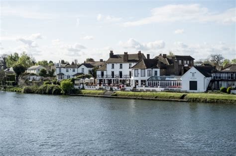 Swan Hotel: 16th Century Hotel in Staines | DesignMyNight