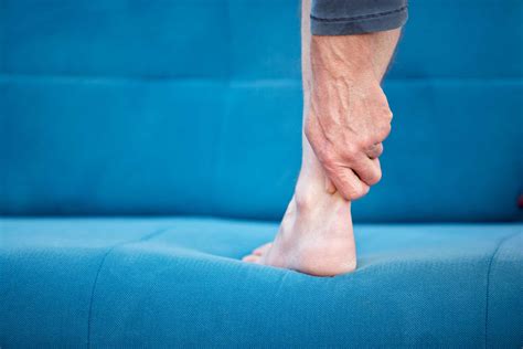 7 Types of Leg Pain (and When to Take Them Seriously) | Reader's Digest