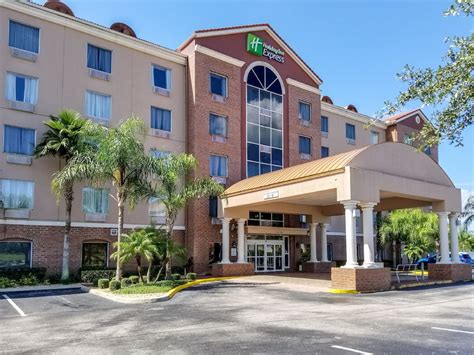 HOLIDAY INN EXPRESS® & SUITES ORANGE CITY - DELTONA, AN IHG HOTEL - Orange City FL 1330 Saxon 32763